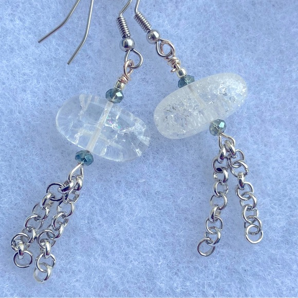 Clear Crackle Bead Earrings with Tassle - Picture 5 of 5